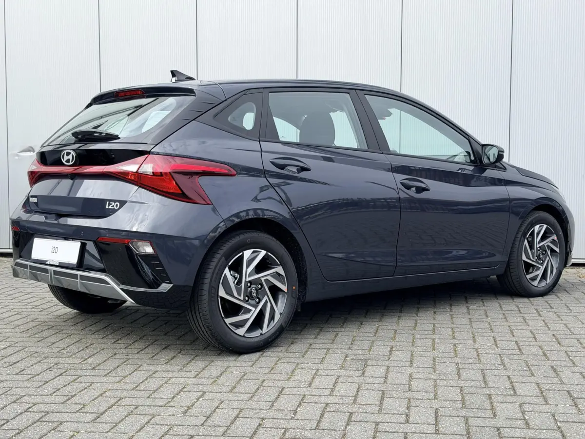 1.0 T-GDI Comfort / Navigatie / Achteruitrijcamera / Airco / Cruise Control / Parkeersensoren Achter / Digitaal Dashboard / SOS / Bluelink /