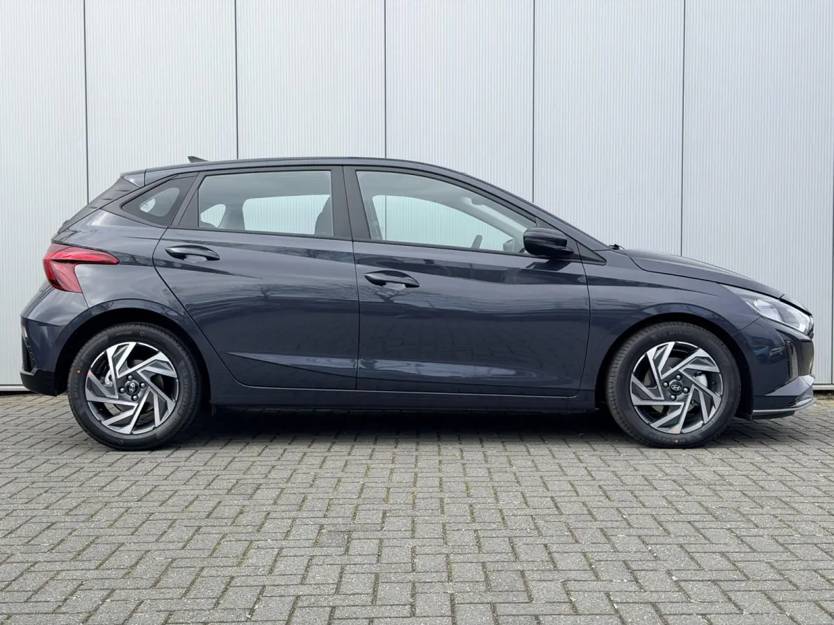 1.0 T-GDI Comfort / Navigatie / Achteruitrijcamera / Airco / Cruise Control / Parkeersensoren Achter / Digitaal Dashboard / SOS / Bluelink /