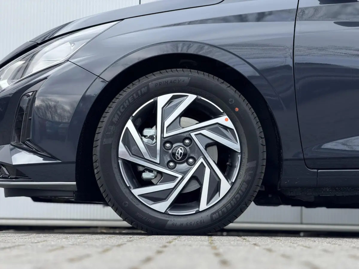 1.0 T-GDI Comfort / Navigatie / Achteruitrijcamera / Airco / Cruise Control / Parkeersensoren Achter / Digitaal Dashboard / SOS / Bluelink /