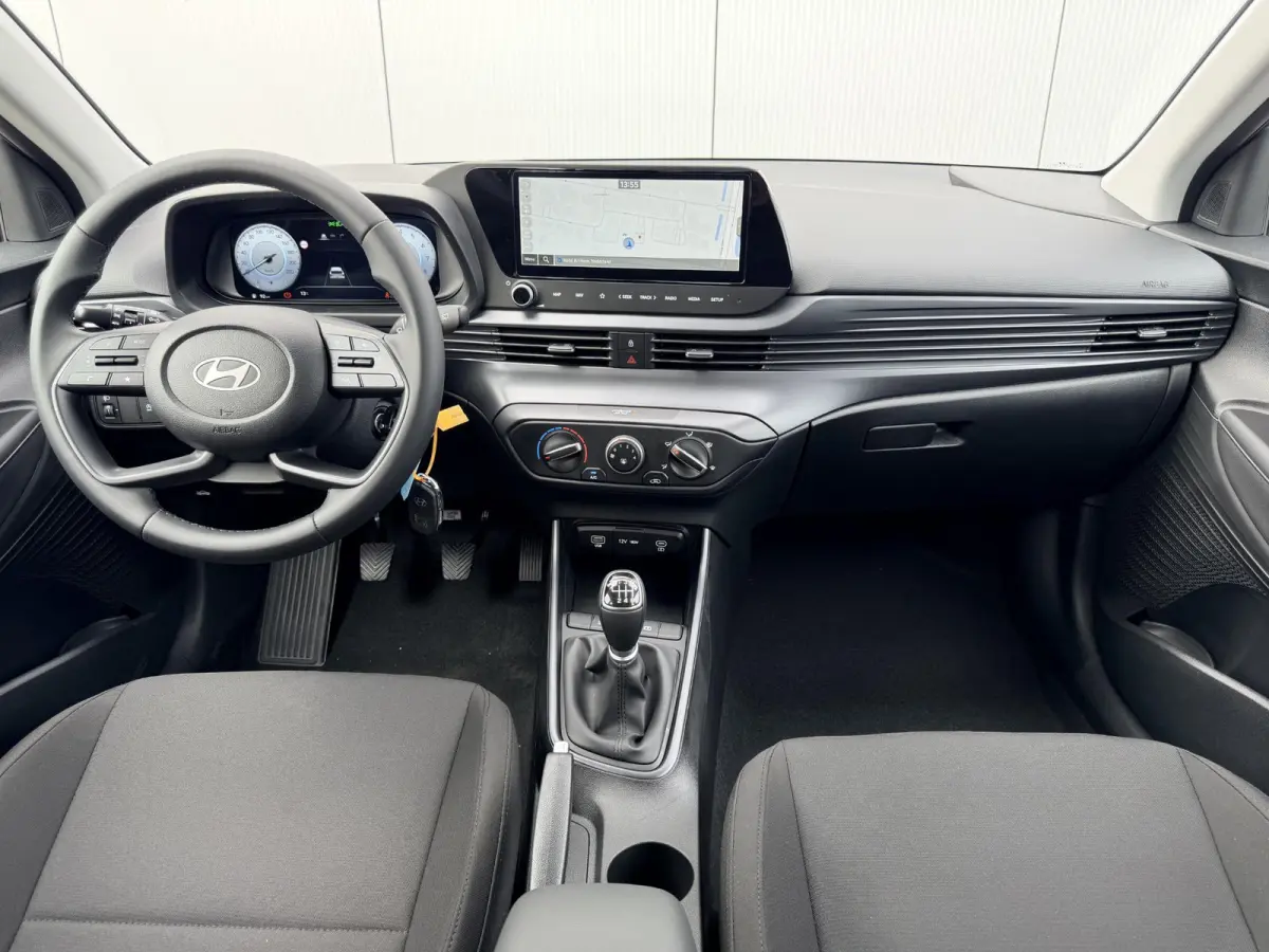 1.0 T-GDI Comfort / Navigatie / Achteruitrijcamera / Airco / Cruise Control / Parkeersensoren Achter / Digitaal Dashboard / SOS / Bluelink /