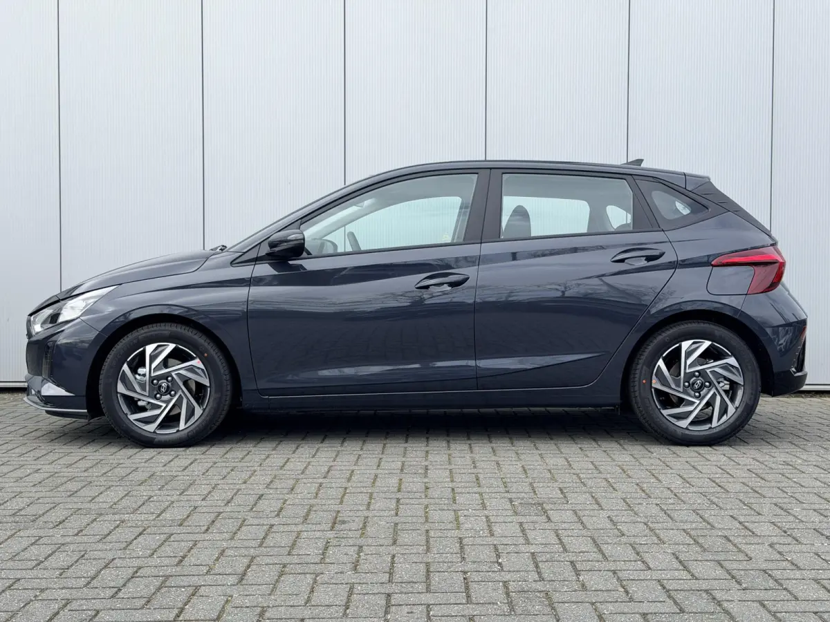1.0 T-GDI Comfort / Navigatie / Achteruitrijcamera / Airco / Cruise Control / Parkeersensoren Achter / Digitaal Dashboard / SOS / Bluelink /