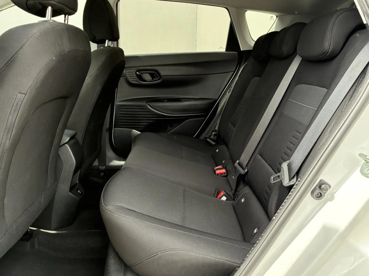 1.0 T-GDI Comfort / Fabrieksgarantie t/m 4-2030 / Navigatie / Apple Carplay/Android auto / Achteruitrijcamera / DAB /