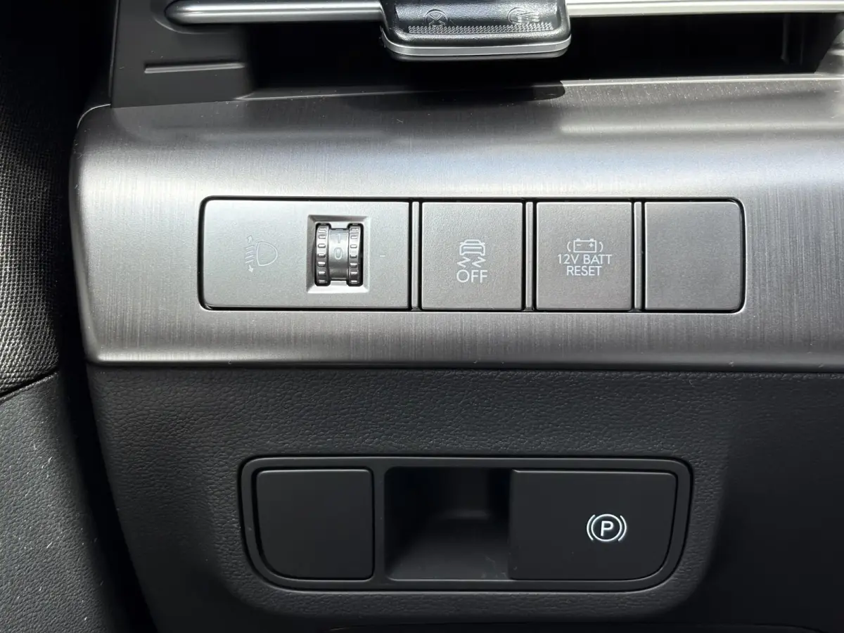 1.6 GDI HEV Comfort + 18 inch wielen / Uit Voorraad Leverbaar / Navigatie / Airco /