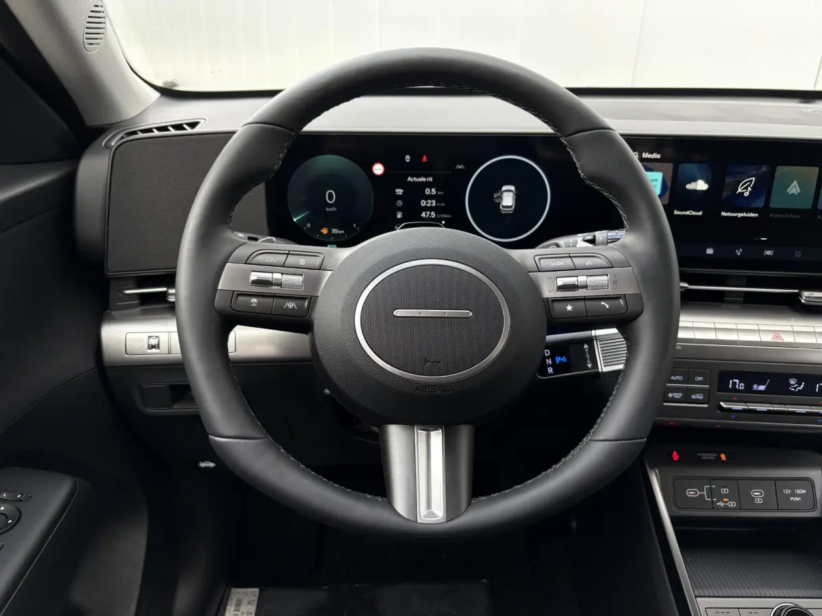 1.6 GDI HEV Comfort + 18 inch wielen / Uit Voorraad Leverbaar / Navigatie / Airco /