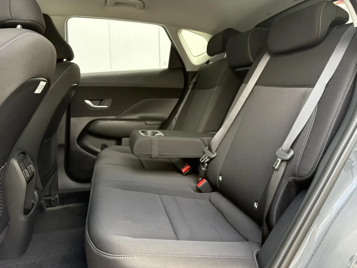 1.6 GDI HEV Comfort + 18 inch wielen / Uit Voorraad Leverbaar / Navigatie / Airco /