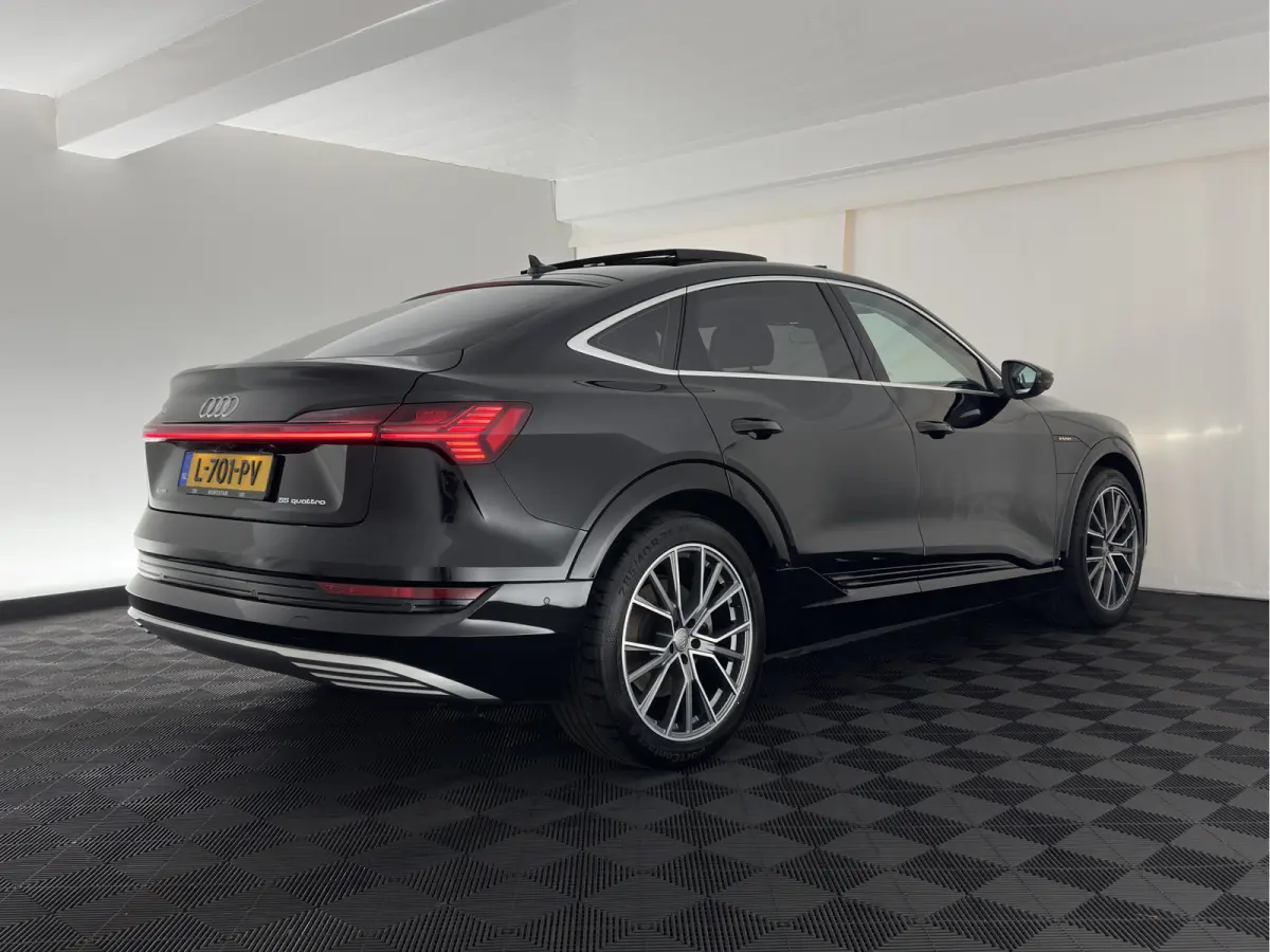 55 Quattro Business Edition Plus 95 kWh [3-Fase-11kW] {SoH-94%} Aut. *HEATPUMP | PANO | LEATHER | ADAPTIVE-CRUISE | MEMORY-PACK | FULL-LED | DIGI-COCKPIT | KEYLESS | CAMERA | PRIVACY-GLASS |