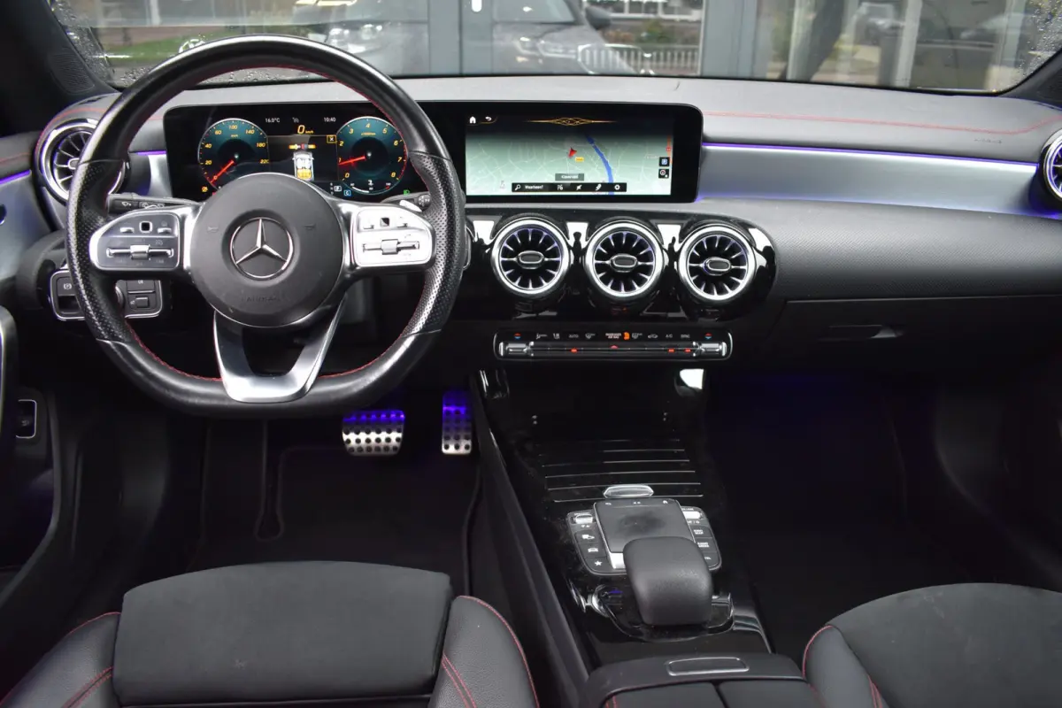 200 AMG NIGHT | TREKHAAK | SFEERVERLICHTING | APPLE CARPLAY | ANDROID AUTO | NAP