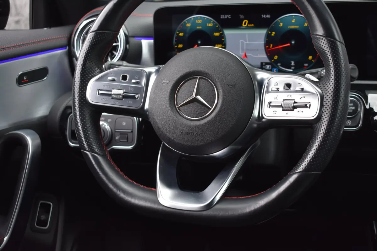 200 AMG NIGHT | TREKHAAK | SFEERVERLICHTING | APPLE CARPLAY | ANDROID AUTO | NAP