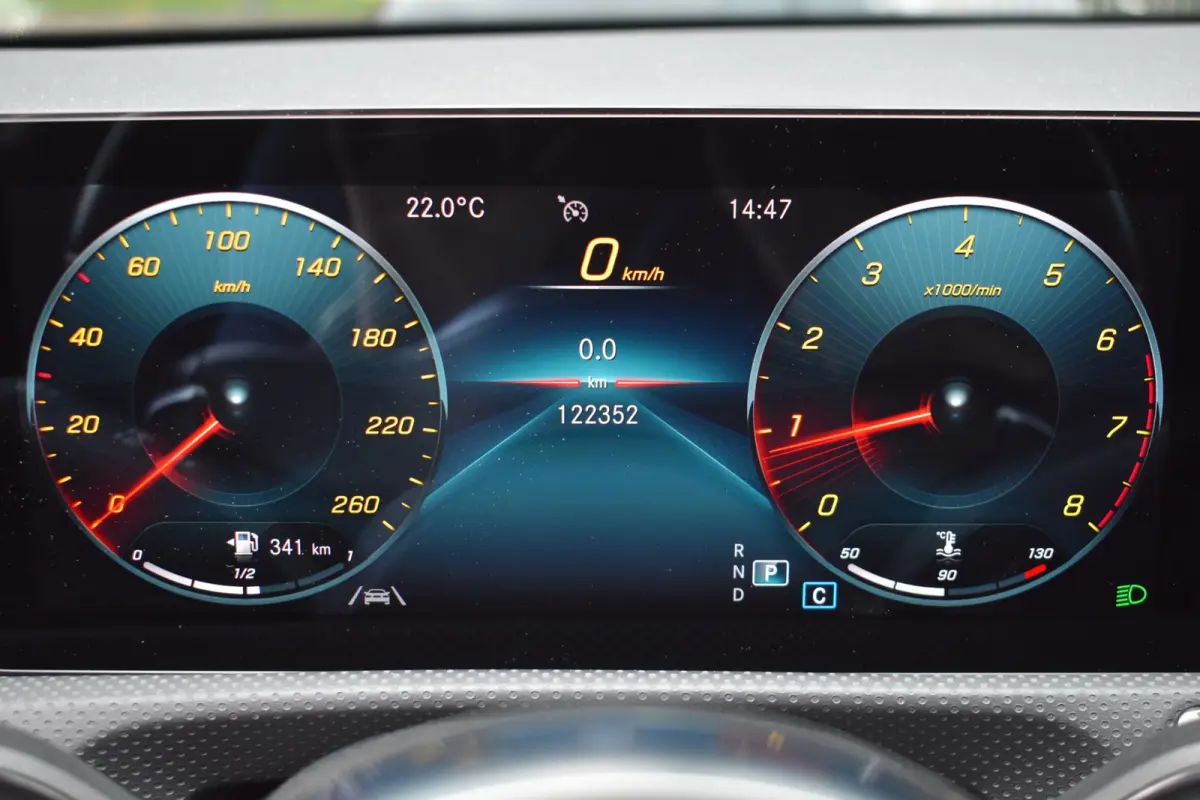 200 AMG NIGHT | TREKHAAK | SFEERVERLICHTING | APPLE CARPLAY | ANDROID AUTO | NAP