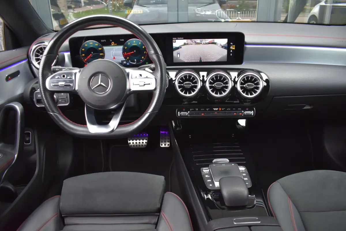 200 AMG NIGHT | TREKHAAK | SFEERVERLICHTING | APPLE CARPLAY | ANDROID AUTO | NAP