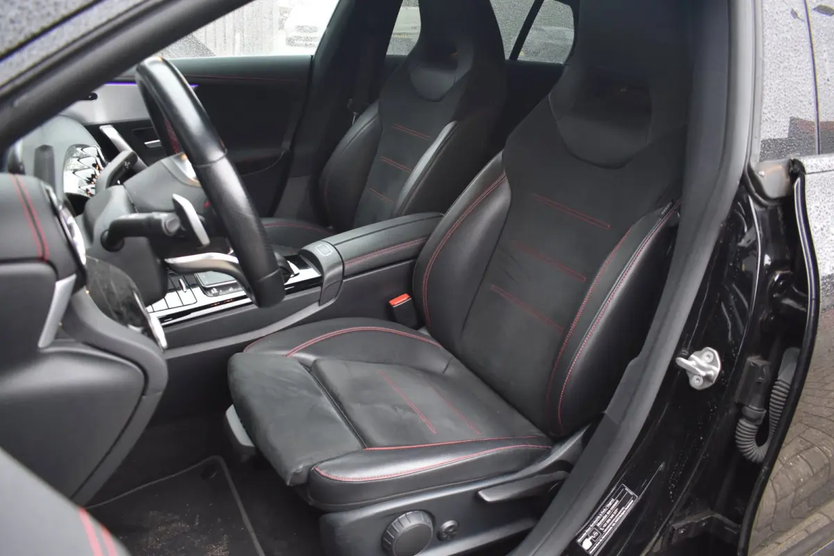 200 AMG NIGHT | TREKHAAK | SFEERVERLICHTING | APPLE CARPLAY | ANDROID AUTO | NAP