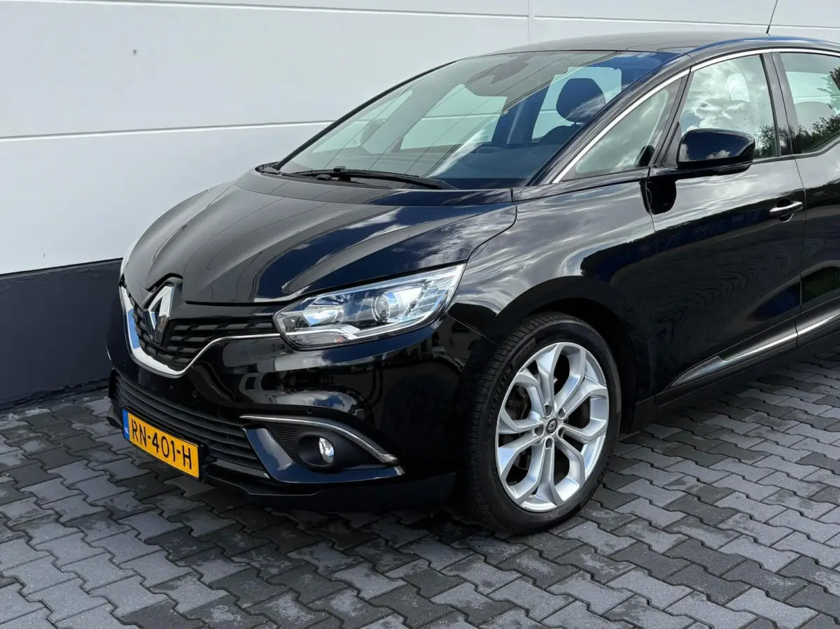 1.5 dCi 110pk Automaat Zen | Navigatie | 20 inch LMV | Trekhaak