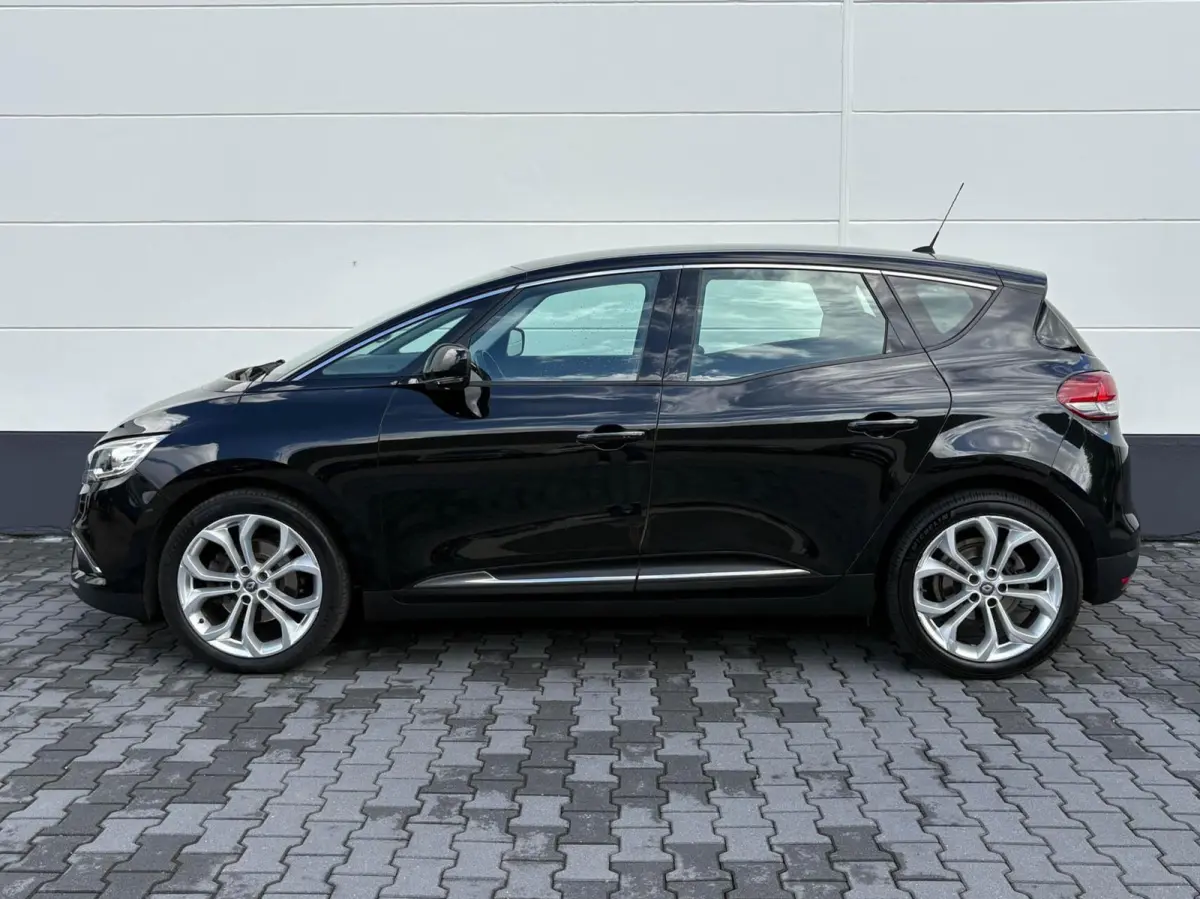 1.5 dCi 110pk Automaat Zen | Navigatie | 20 inch LMV | Trekhaak