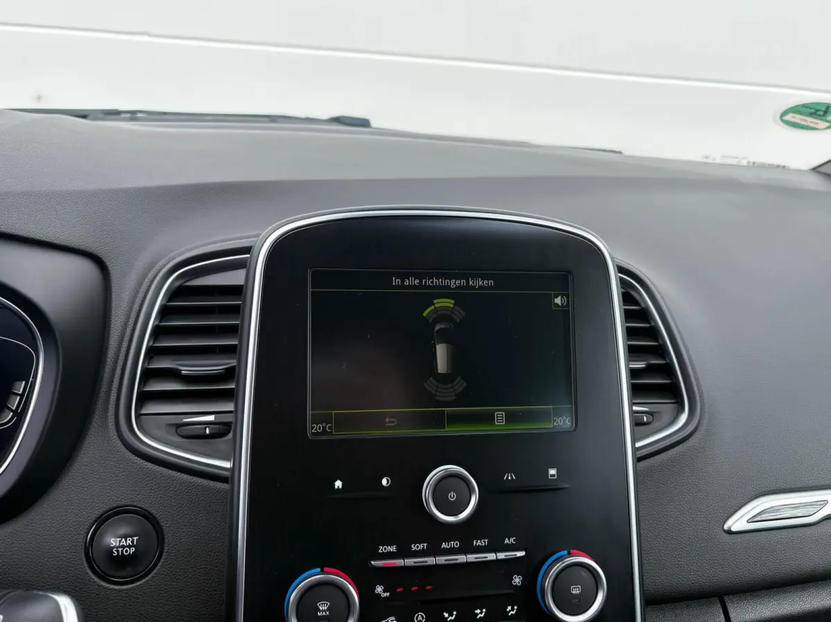 1.5 dCi 110pk Automaat Zen | Navigatie | 20 inch LMV | Trekhaak