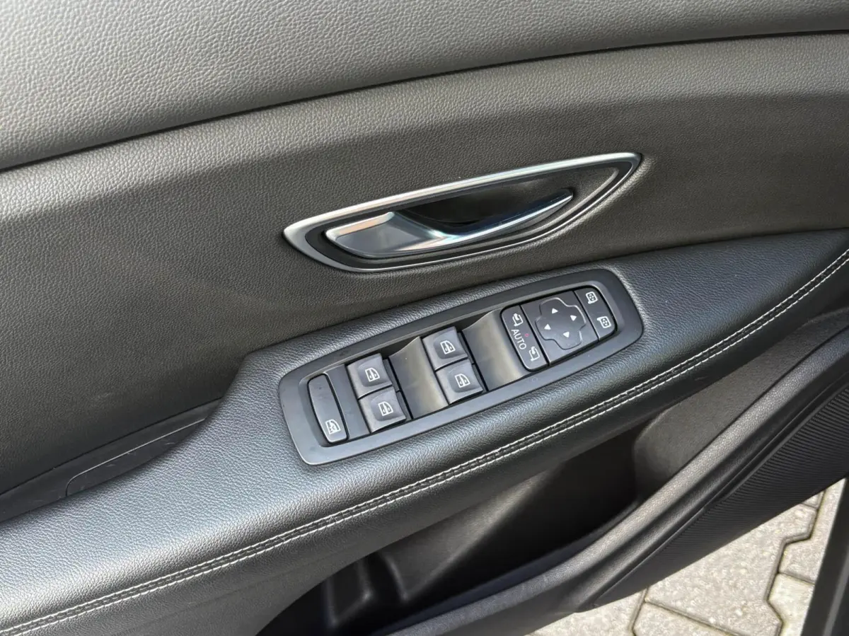 1.5 dCi 110pk Automaat Zen | Navigatie | 20 inch LMV | Trekhaak