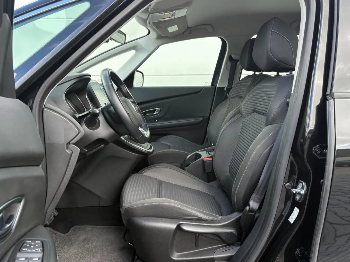 1.5 dCi 110pk Automaat Zen | Navigatie | 20 inch LMV | Trekhaak