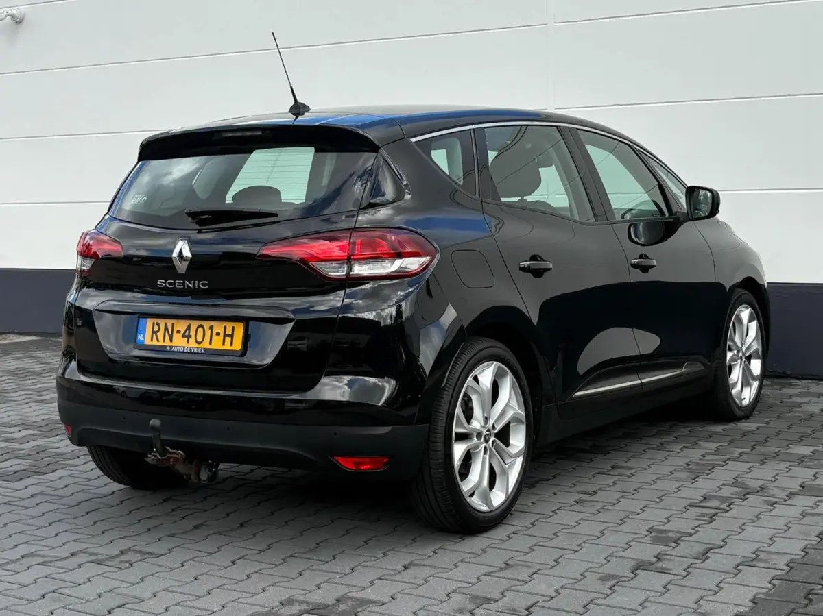 1.5 dCi 110pk Automaat Zen | Navigatie | 20 inch LMV | Trekhaak