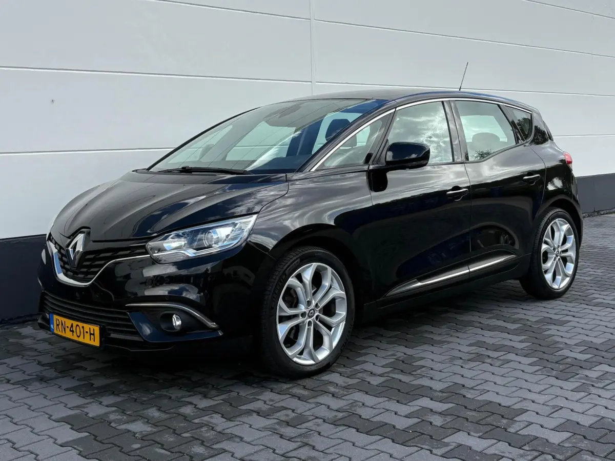1.5 dCi 110pk Automaat Zen | Navigatie | 20 inch LMV | Trekhaak