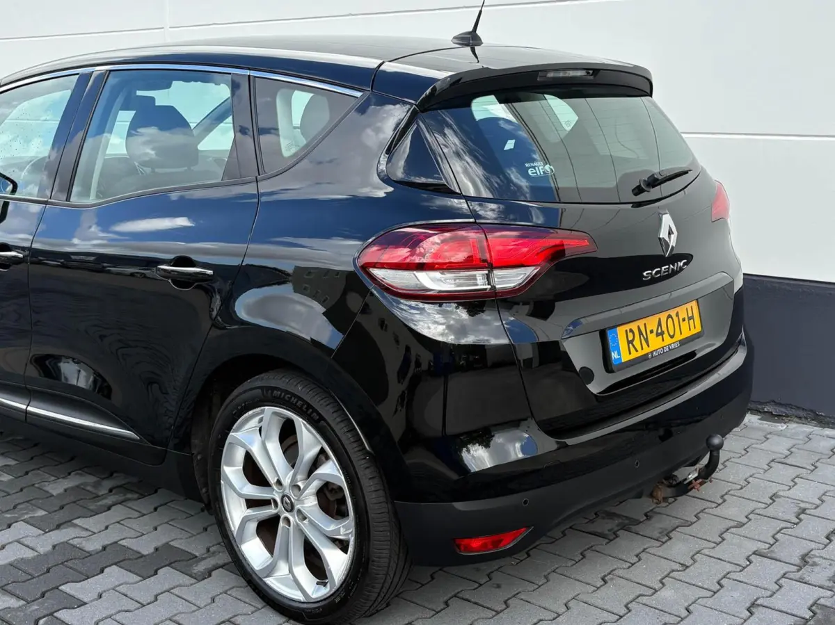 1.5 dCi 110pk Automaat Zen | Navigatie | 20 inch LMV | Trekhaak