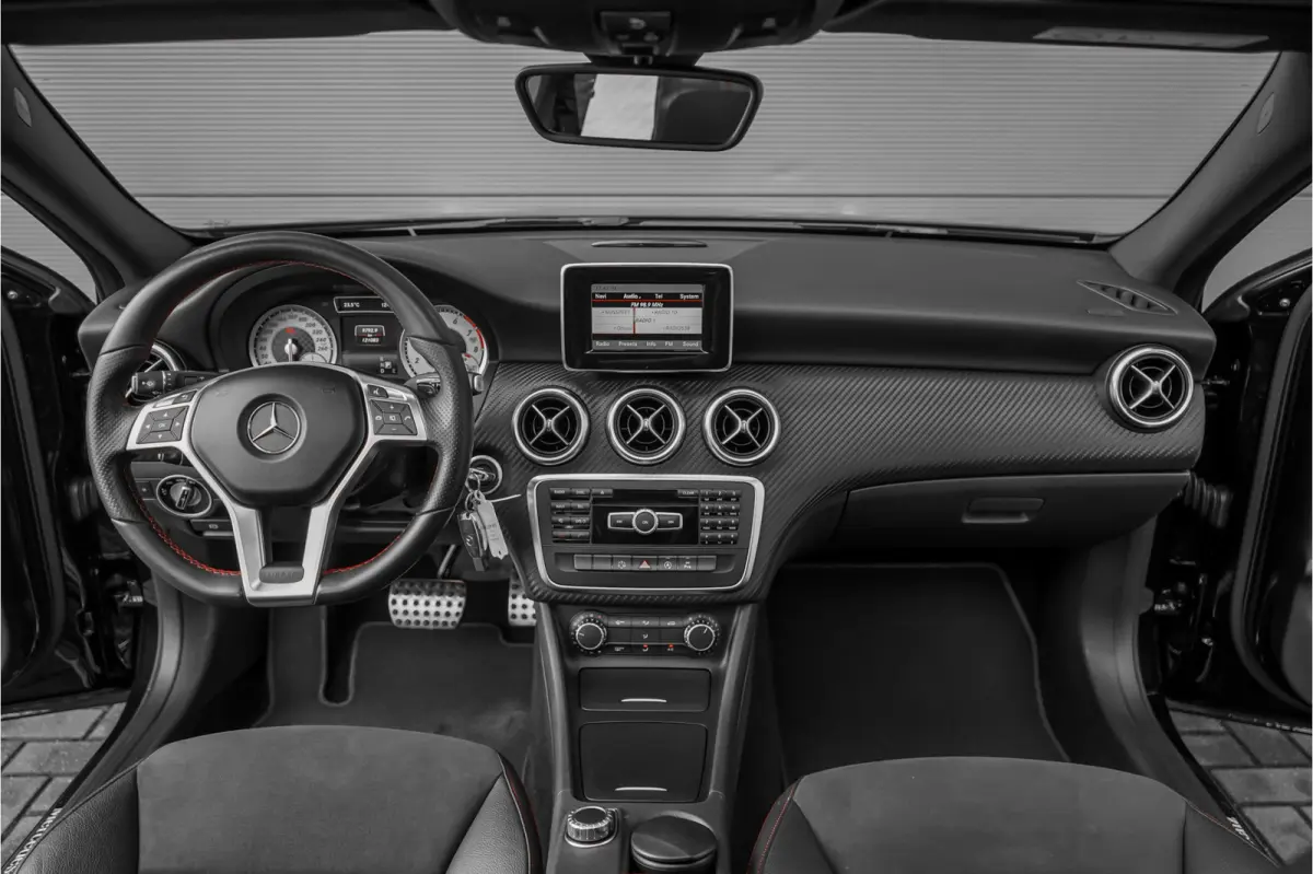 180 Ambition AMG Night Pano 18" Ori NL