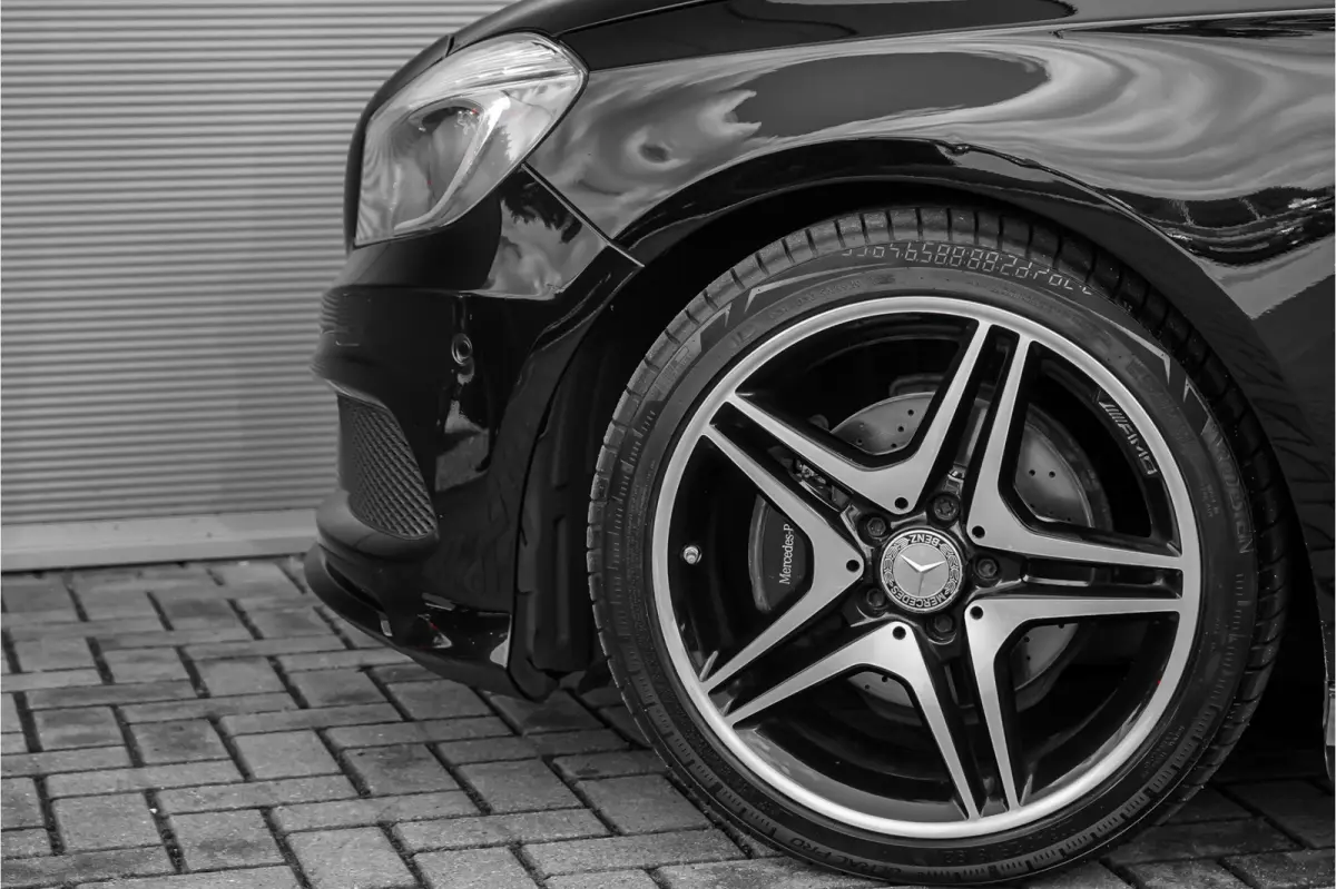 180 Ambition AMG Night Pano 18" Ori NL