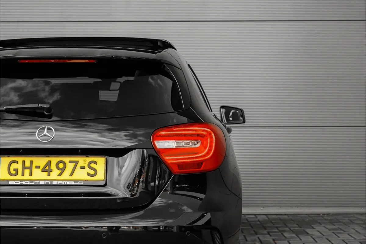 180 Ambition AMG Night Pano 18" Ori NL