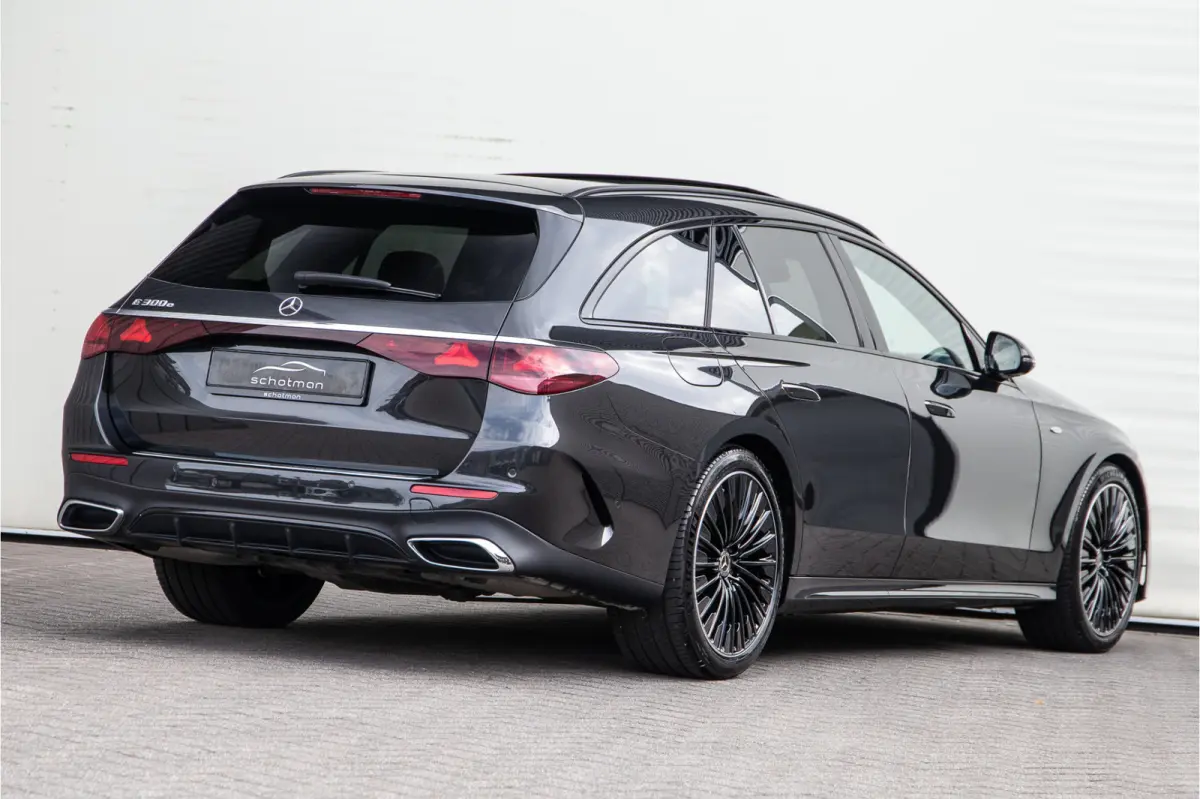 300 e AMG Premium, Hyperscreen, Pano, Nightpakket, Distronic, 20"