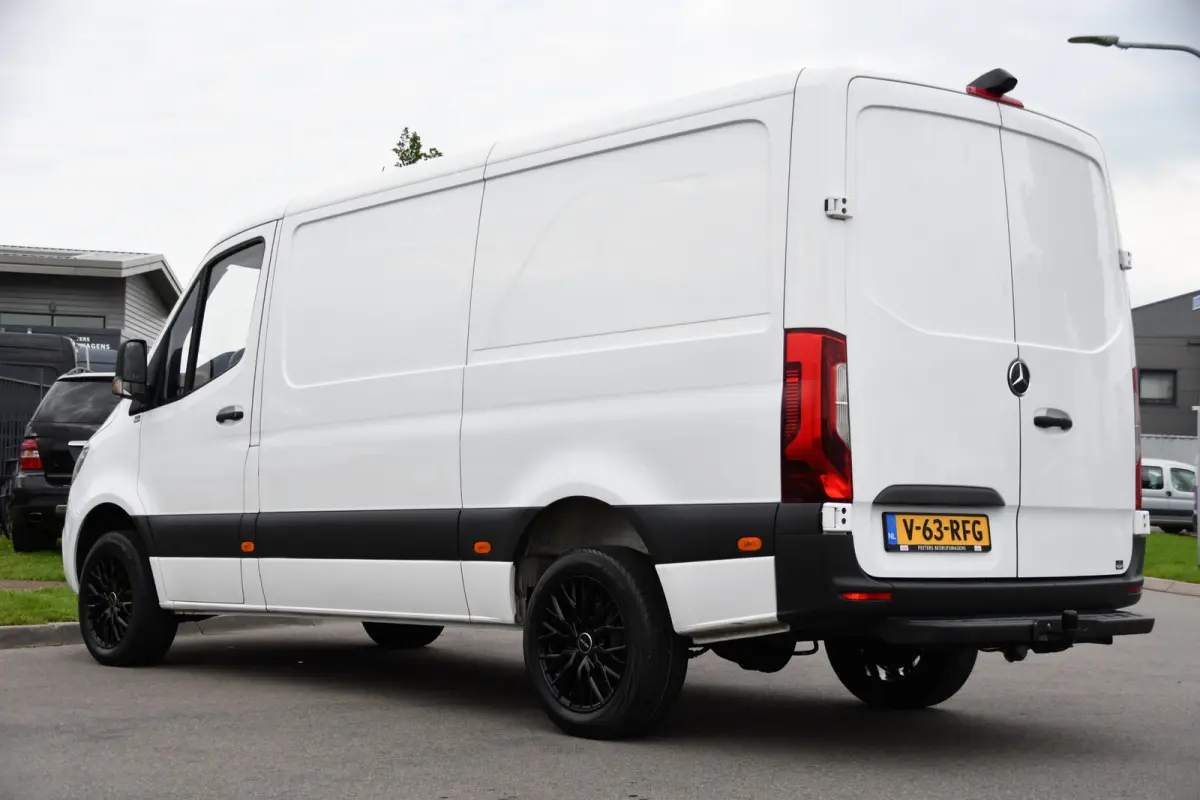 319 V6 3.0 CDI L2H1 PB Edition Adaptieve Cruise, Carplay, Camera, LED, Automaat, Trekhaak, Multimedia, 190pk, Geveerde Stoel, Uniek!