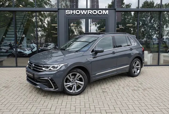 1.5 TSI R-Line PANO IQ.LIGHT ACC VOL