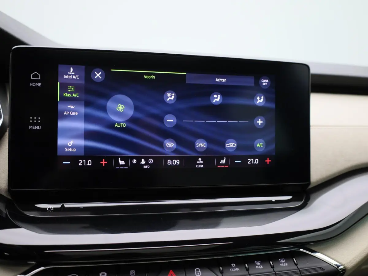 1.4 TSI iV PHEV Business Edition | Apple Carplay / Android Auto | Panoramadak | Achteruitrijcamera | Stoelverwarming Voor en Achter |