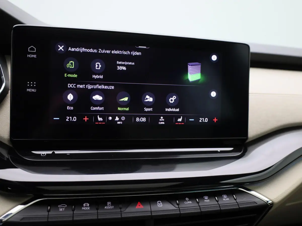 1.4 TSI iV PHEV Business Edition | Apple Carplay / Android Auto | Panoramadak | Achteruitrijcamera | Stoelverwarming Voor en Achter |