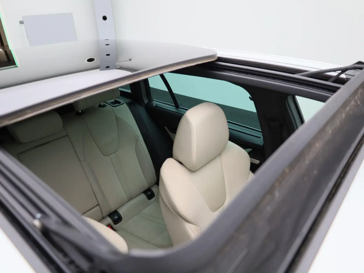 1.4 TSI iV PHEV Business Edition | Apple Carplay / Android Auto | Panoramadak | Achteruitrijcamera | Stoelverwarming Voor en Achter |