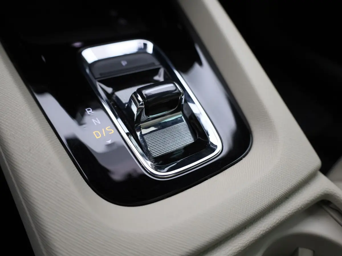 1.4 TSI iV PHEV Business Edition | Apple Carplay / Android Auto | Panoramadak | Achteruitrijcamera | Stoelverwarming Voor en Achter |