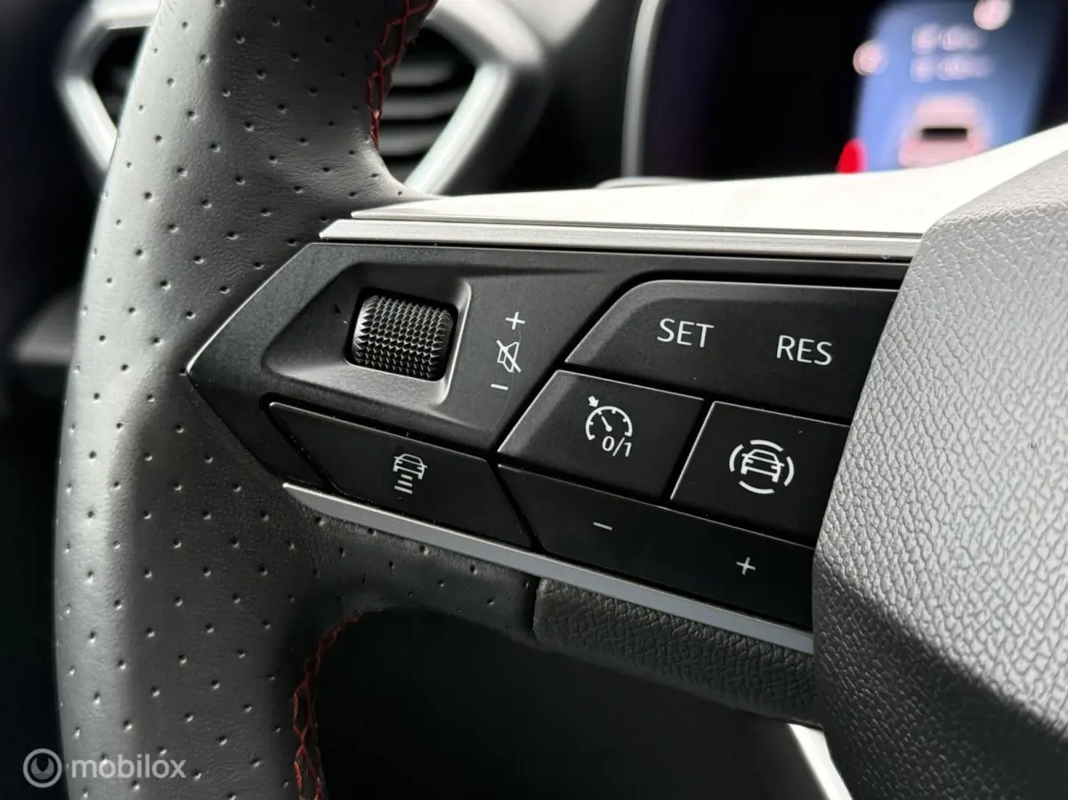 1.4 TSI eHybrid PHEV FR Business Intense