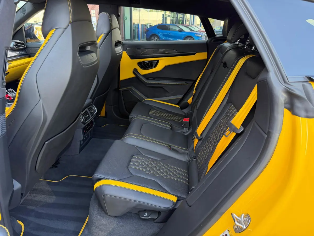 4.0 V8 Hybrid /Akra/Pano/B&O