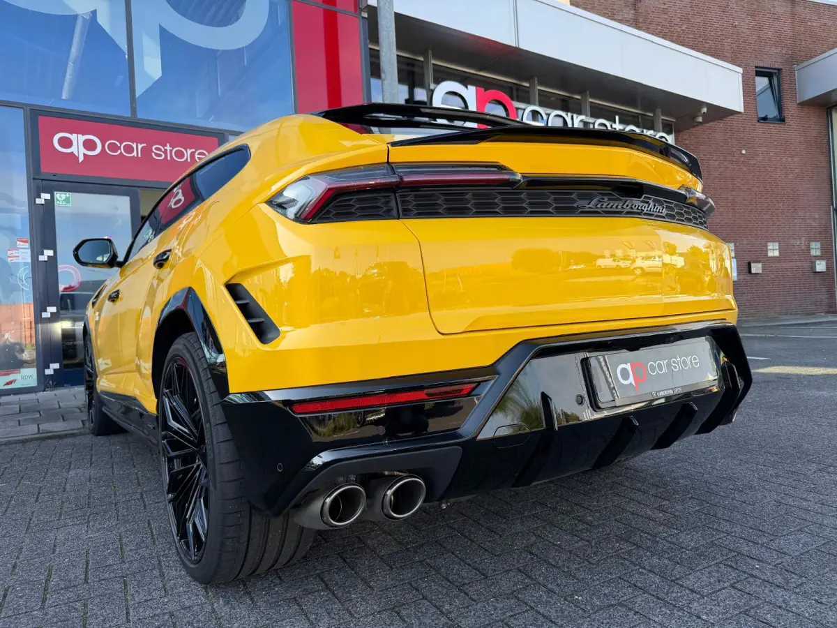 4.0 V8 Hybrid /Akra/Pano/B&O