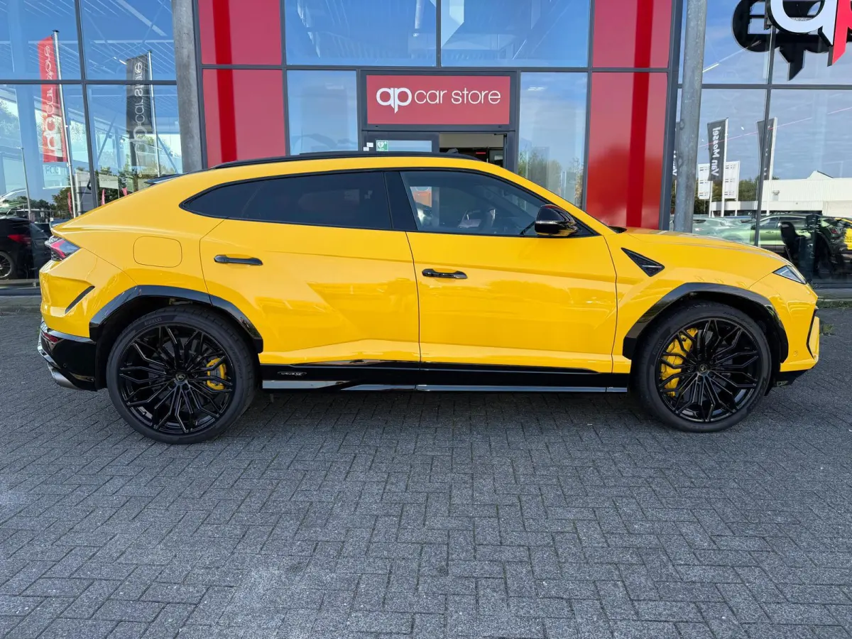 4.0 V8 Hybrid /Akra/Pano/B&O