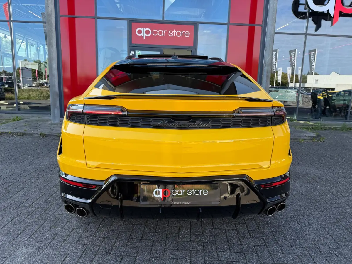 4.0 V8 Hybrid /Akra/Pano/B&O