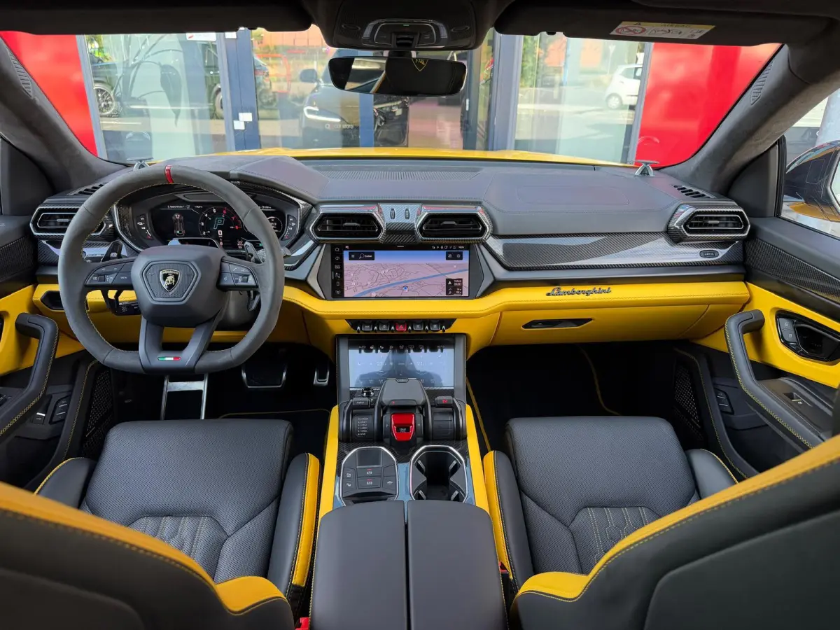 4.0 V8 Hybrid /Akra/Pano/B&O