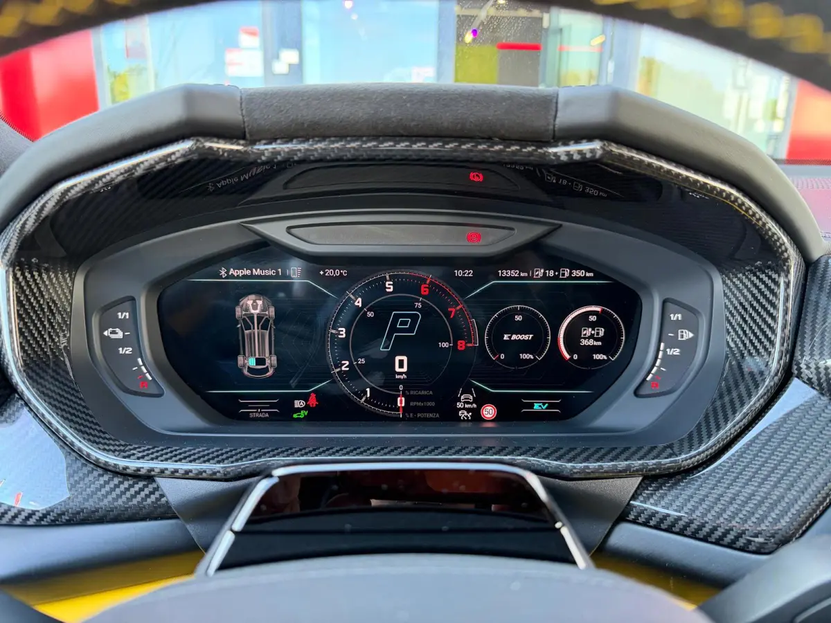 4.0 V8 Hybrid /Akra/Pano/B&O