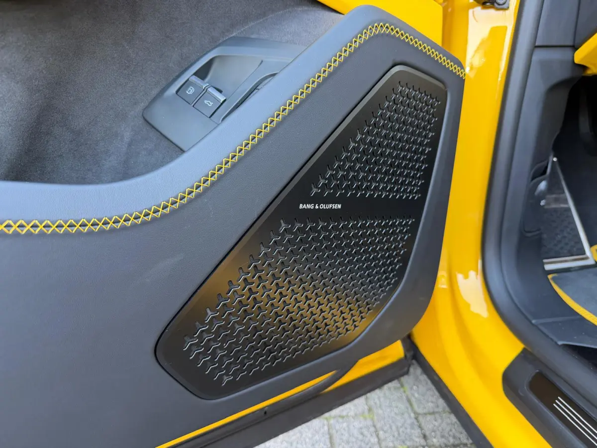 4.0 V8 Hybrid /Akra/Pano/B&O