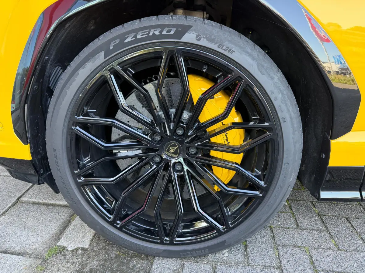 4.0 V8 Hybrid /Akra/Pano/B&O