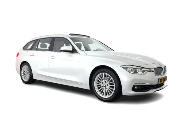318i Luxury Edition (INCL-BTW) Aut. *PANO | LEATHER | FULL-LED | HEATED-SPORTSEATS | DIGI-COCKPIT | NAVI-FULLMAP | ECC | PDC | CRUISE | TOWBAR | 17''ALU*