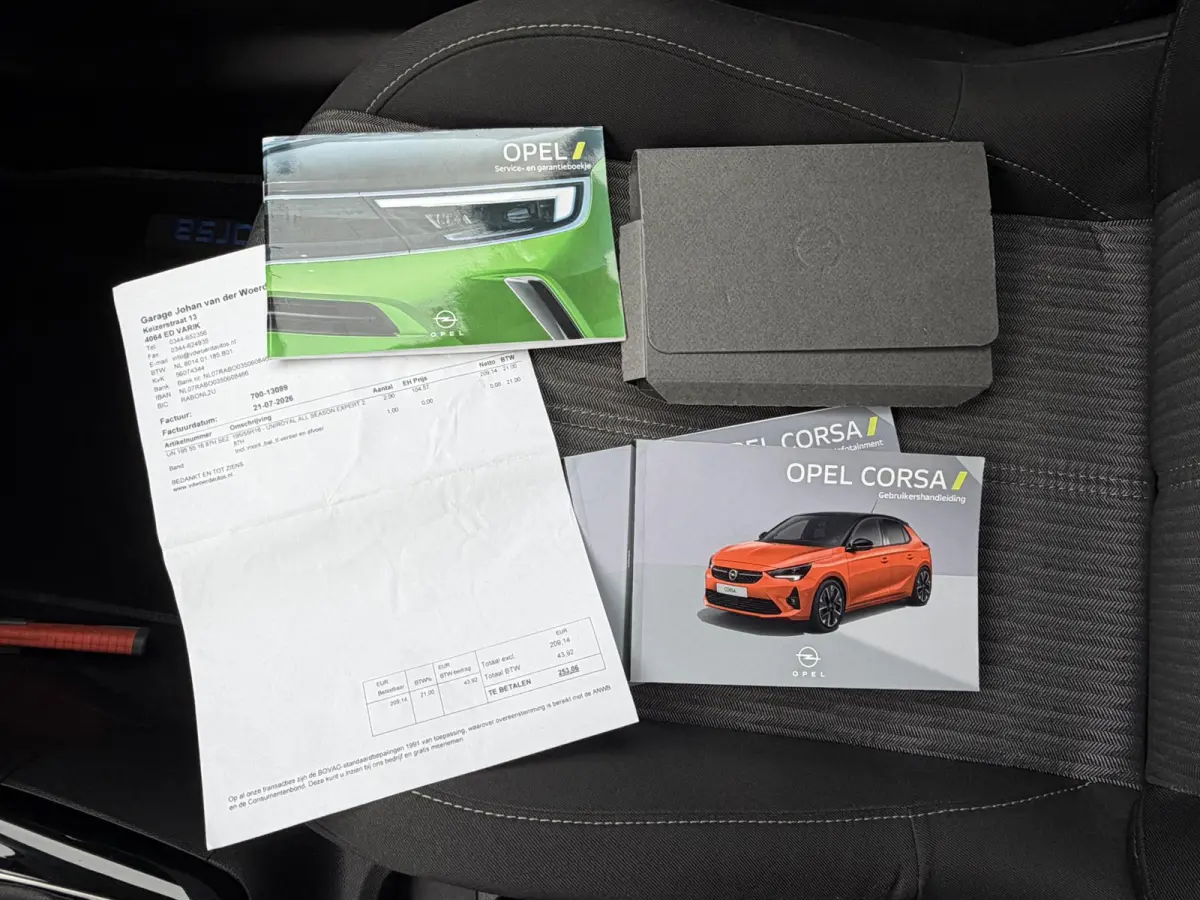 1.2 Edition Sport VAN €13.900,- VOOR €12.440,- | UW HERFSTVOORDEEL: €1.460,- | CAMERA | APPLE CARPLAY & ANDROID AUTO | CRUISE CONTROL | PDC | OPEL DEALER ONDERHOUDEN | ORIGINEEL NEDERL