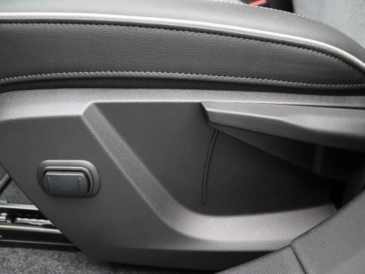 Intense+ 87 kWh Apple Carplay/Android Auto | Climate