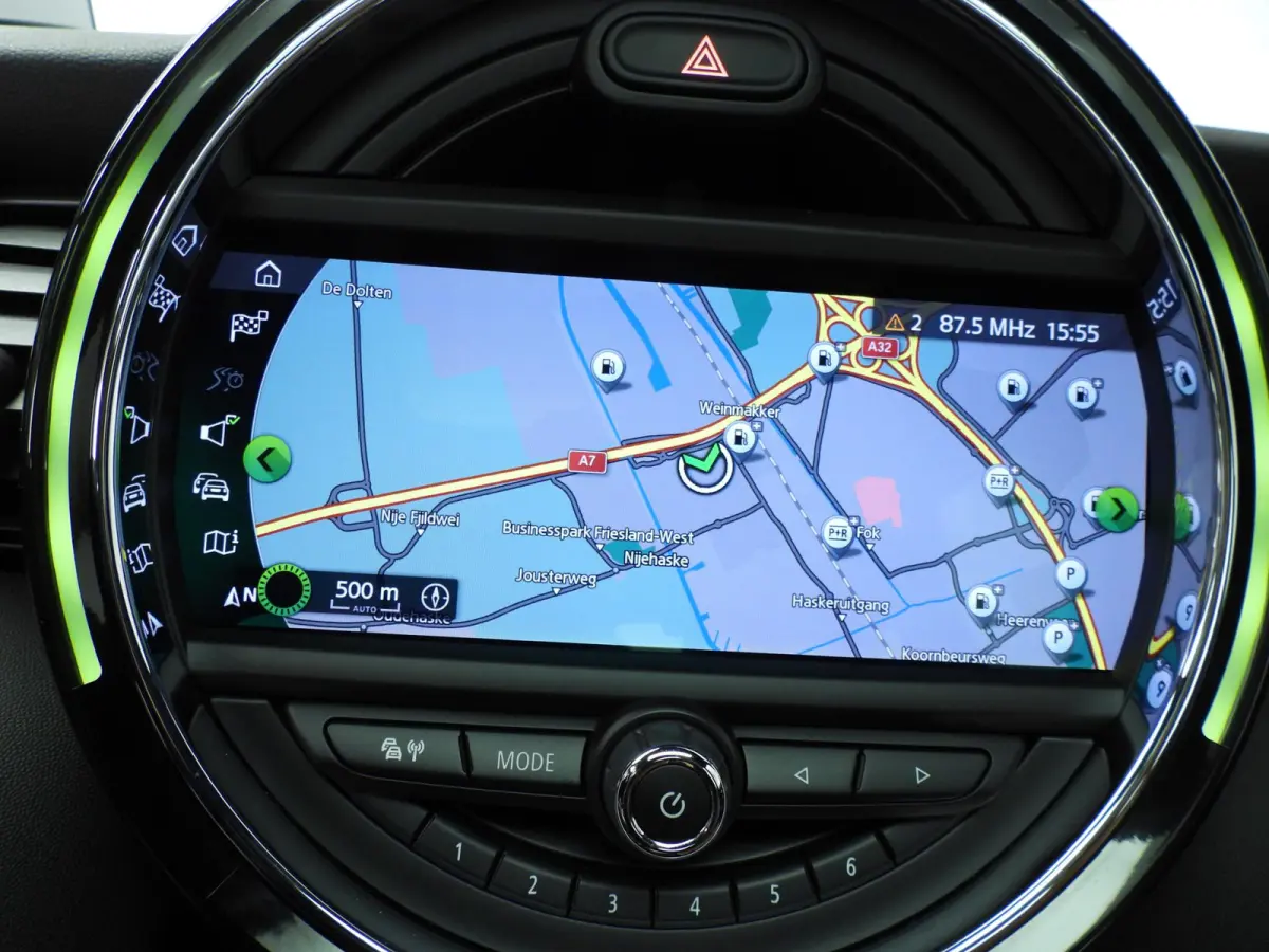 1.5 Cooper 60 Years Edition | Comfort Access | Panoramadak | Harman Kardon | Head-Up | Cruise control | Navigatie | Leer Chester Malt Brown | Stoelverwarming |