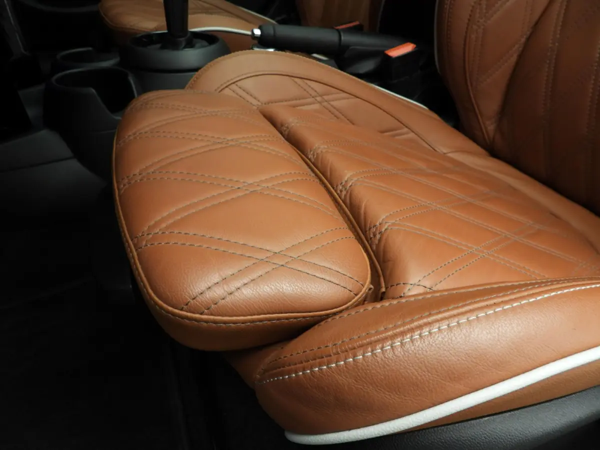 1.5 Cooper 60 Years Edition | Comfort Access | Panoramadak | Harman Kardon | Head-Up | Cruise control | Navigatie | Leer Chester Malt Brown | Stoelverwarming |