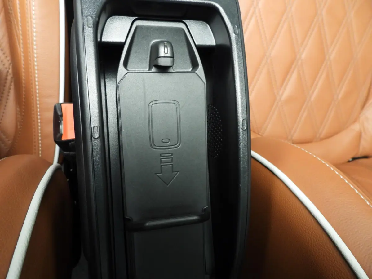 1.5 Cooper 60 Years Edition | Comfort Access | Panoramadak | Harman Kardon | Head-Up | Cruise control | Navigatie | Leer Chester Malt Brown | Stoelverwarming |