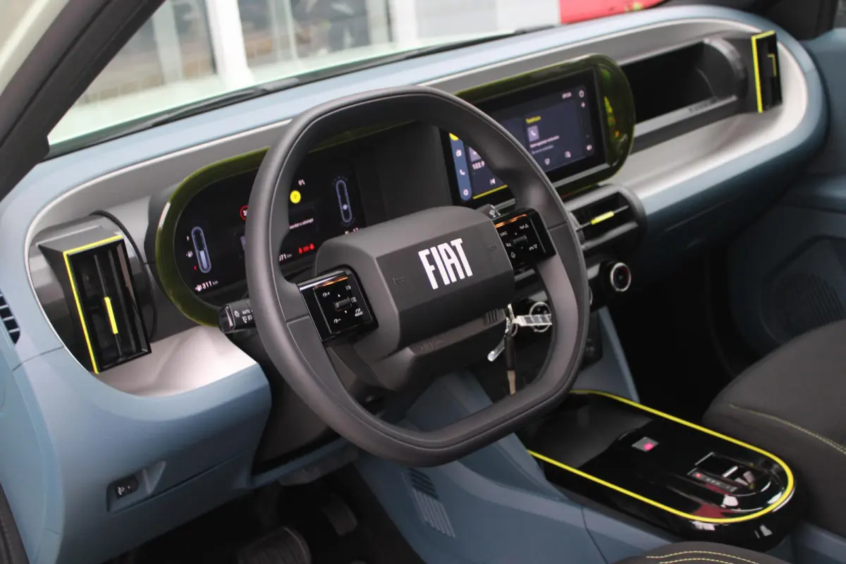 1.2 Hybrid 110PK ICON | APPLE CARPLAY/ANDROID AUTO | CRUISE CONTROL | PARKEERSENSOREN ACHTER | LED KOPLAMPEN | DAB+ RADIO | ELEKTRISCHE RAMEN VOOR / ACHTER | CENTRALEVERGRENDELING  MET AFSTA