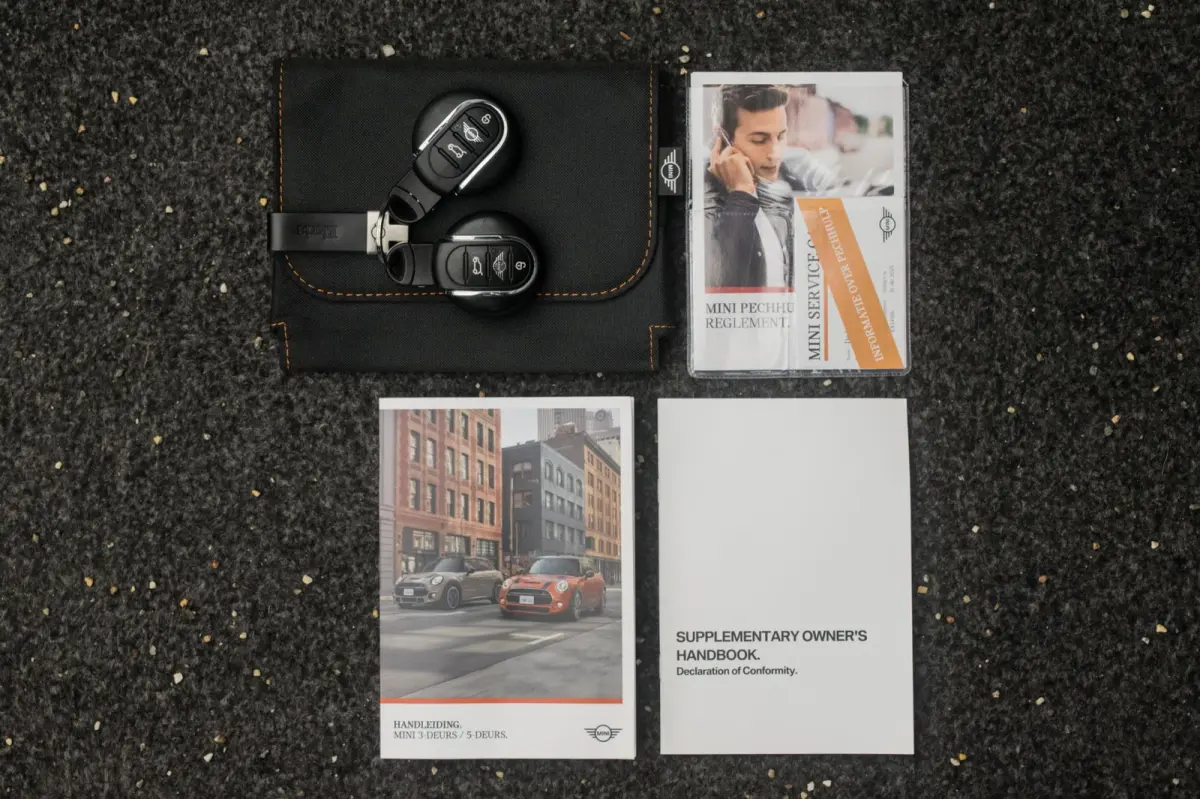 Mini 1.5 FULL OPTION NL-auto [ JCW-Pakket Panoramadak Harman Kardon HUD Digital Dash Keyless Stoelverwarming ]